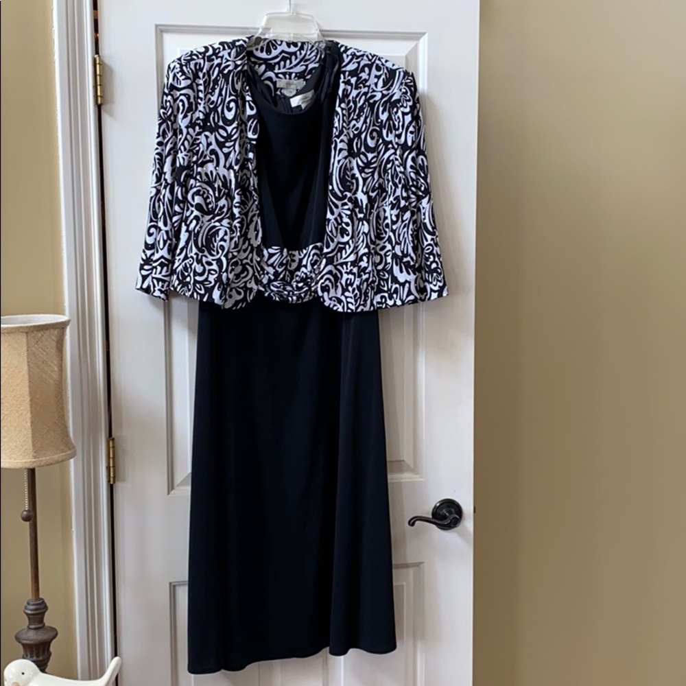Classic cocktail party or special event dress!